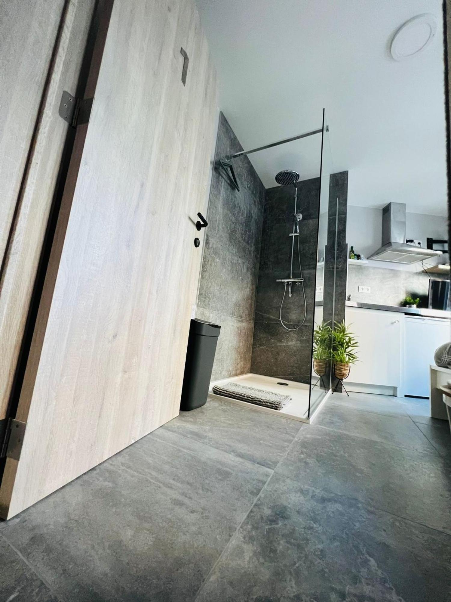 Apartamento Mini Studio Une Personne Lieja Exterior foto