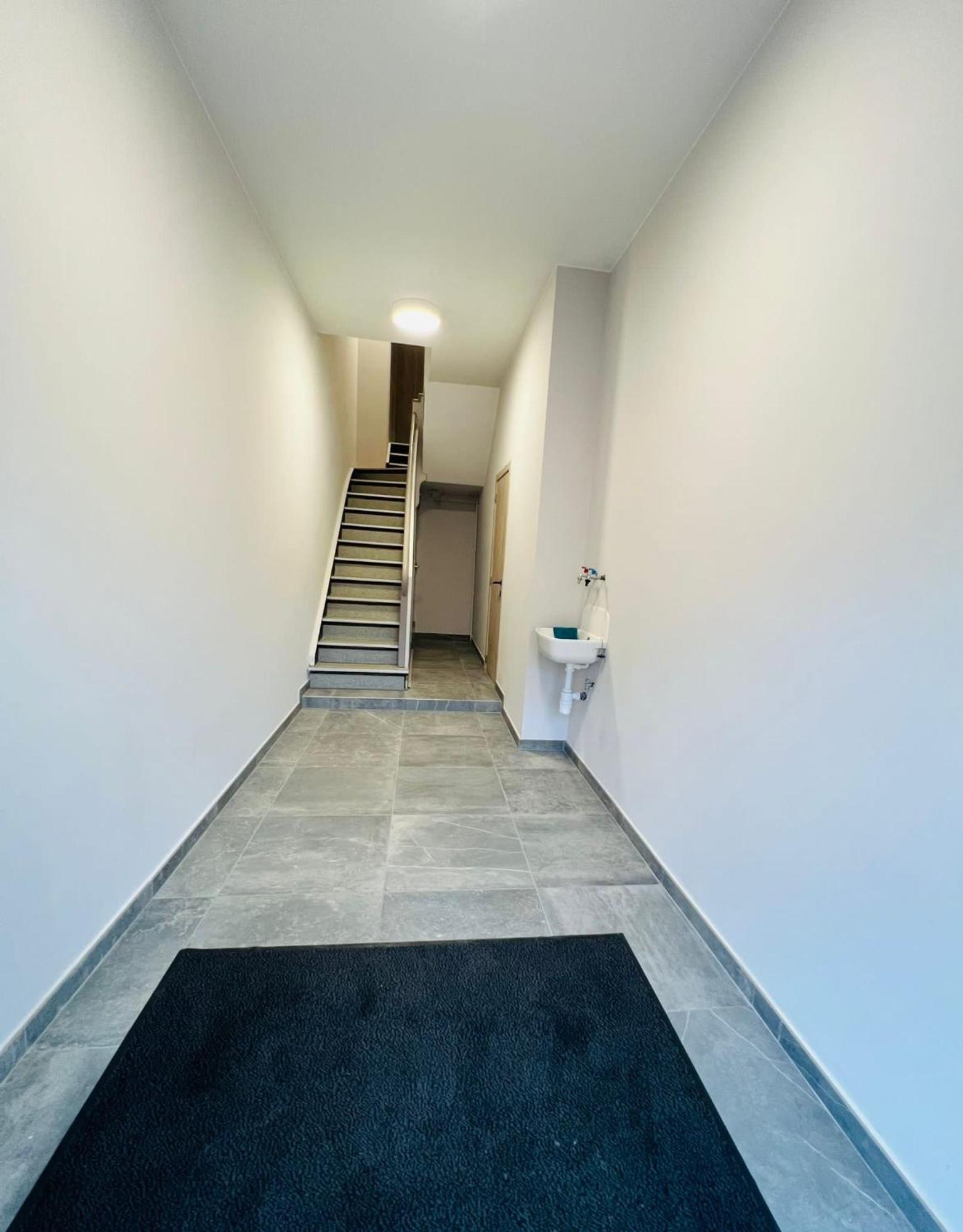 Apartamento Mini Studio Une Personne Lieja Exterior foto